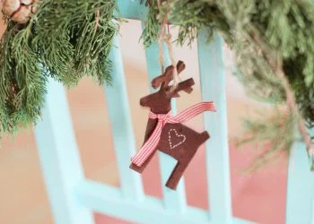 Make Your Own Masterpiece With This Easy Paper Art DIY