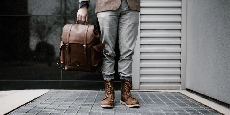 How to Travel The World as A Fashion Blogger