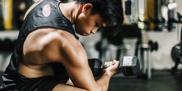 The One Exercise Everyone Should Do Before Lifting Weights