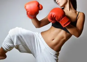 woman do boxing