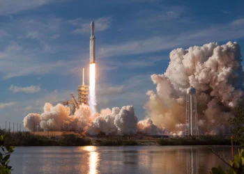 SpaceX sends 60 more Starlink satellites into orbit