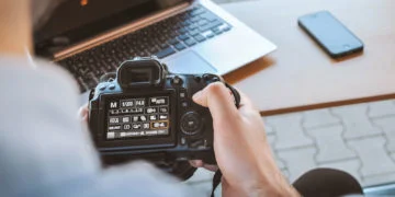 Canon woos pro photographers with EOS-1D X Mark III
