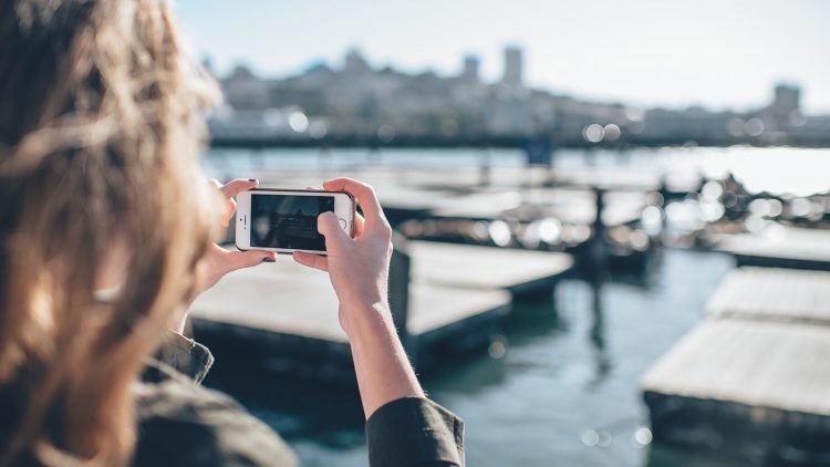 Twitter tweaks video again, adding view counts for some users
