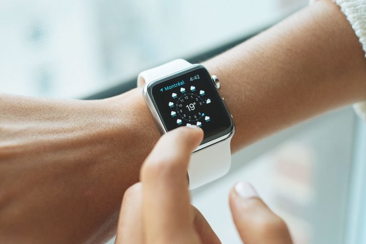 This gaming smartwatch has Atari classics built right in
