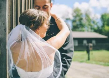 An Organic Modern Winter Wedding
